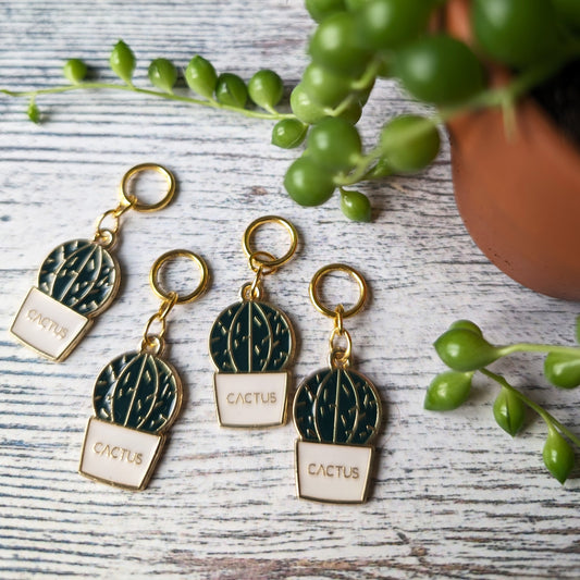 Cactus stitchmarkers