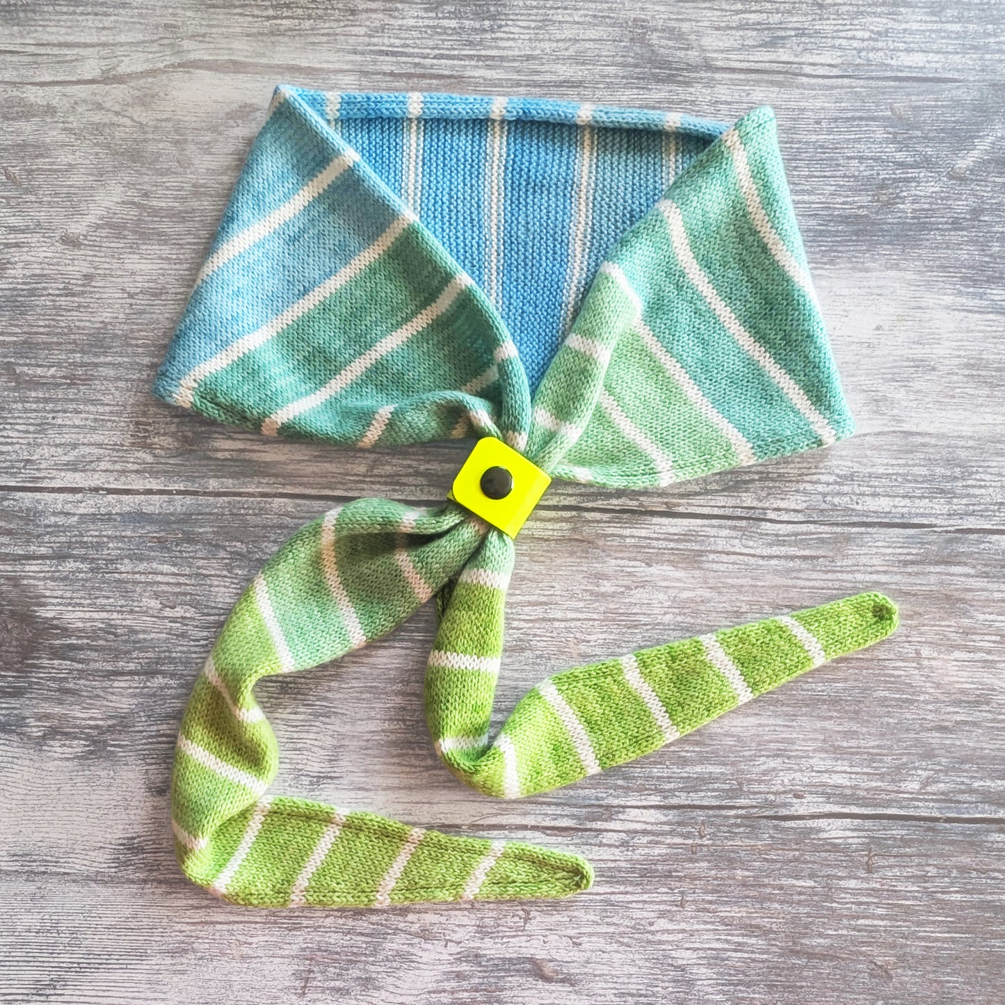 Neutral shawl cuff