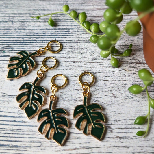 Monstera leaf stitchmarkers