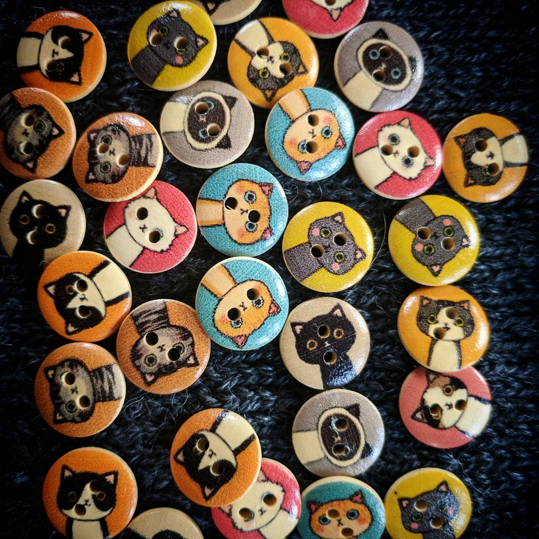 Cat buttons