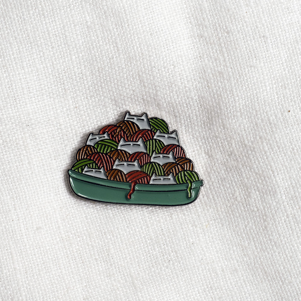 Kittens in the yarn - enamel pin