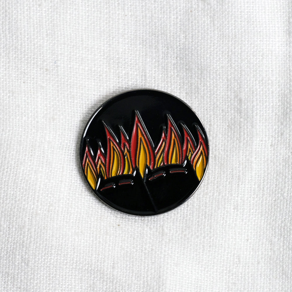Slightly demonic firecat - enamel pin