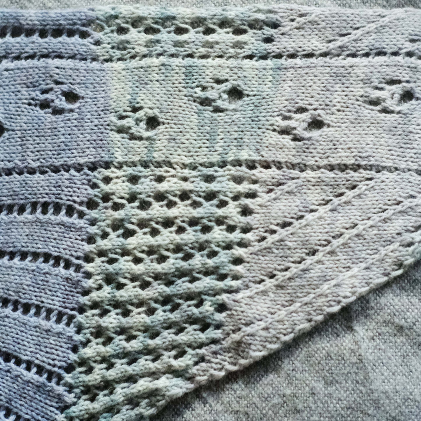 Catventure shawl pattern - download