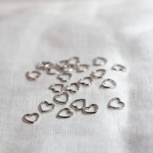 Load image into Gallery viewer, Heart simple stitchmarkers
