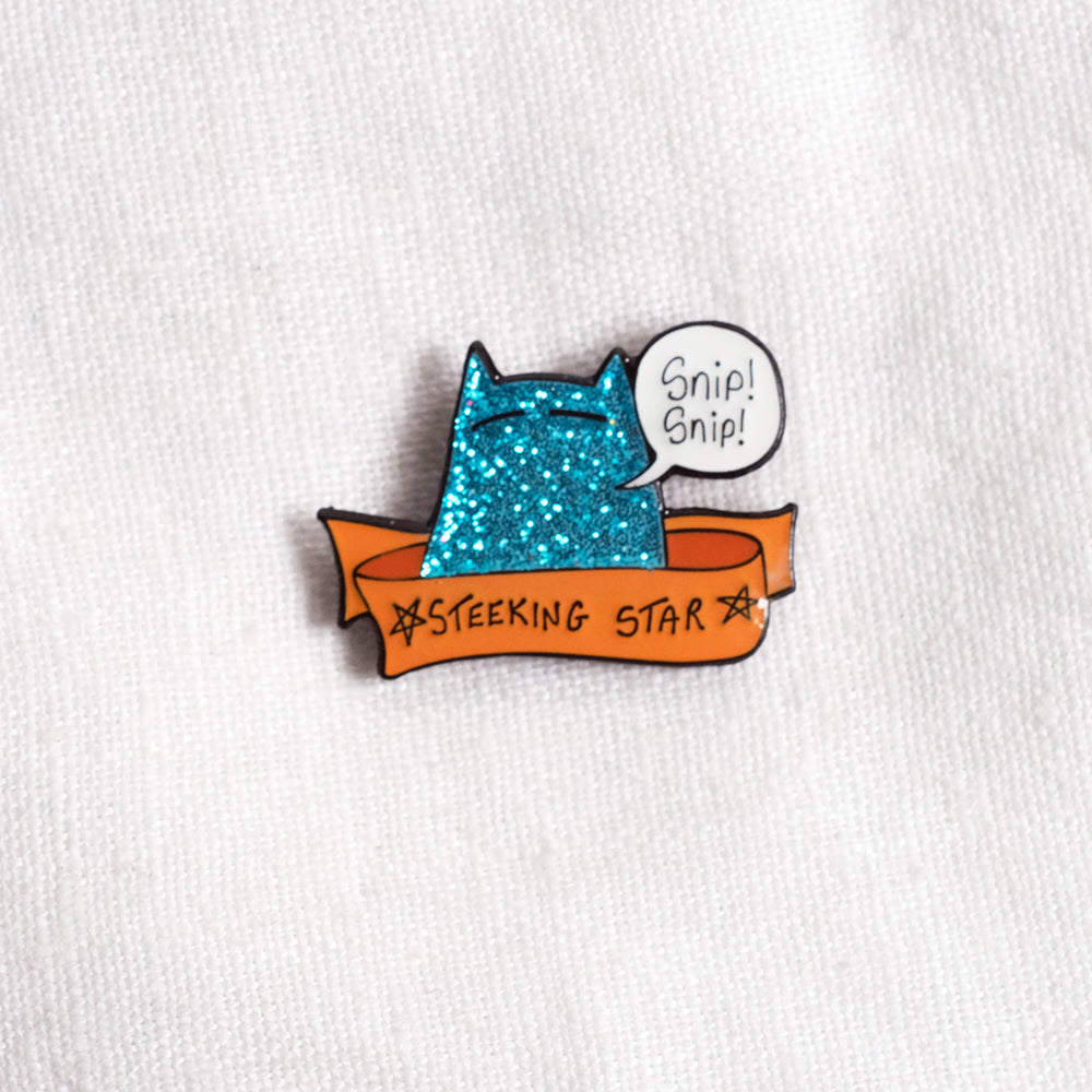 Steeking Star enamel pin