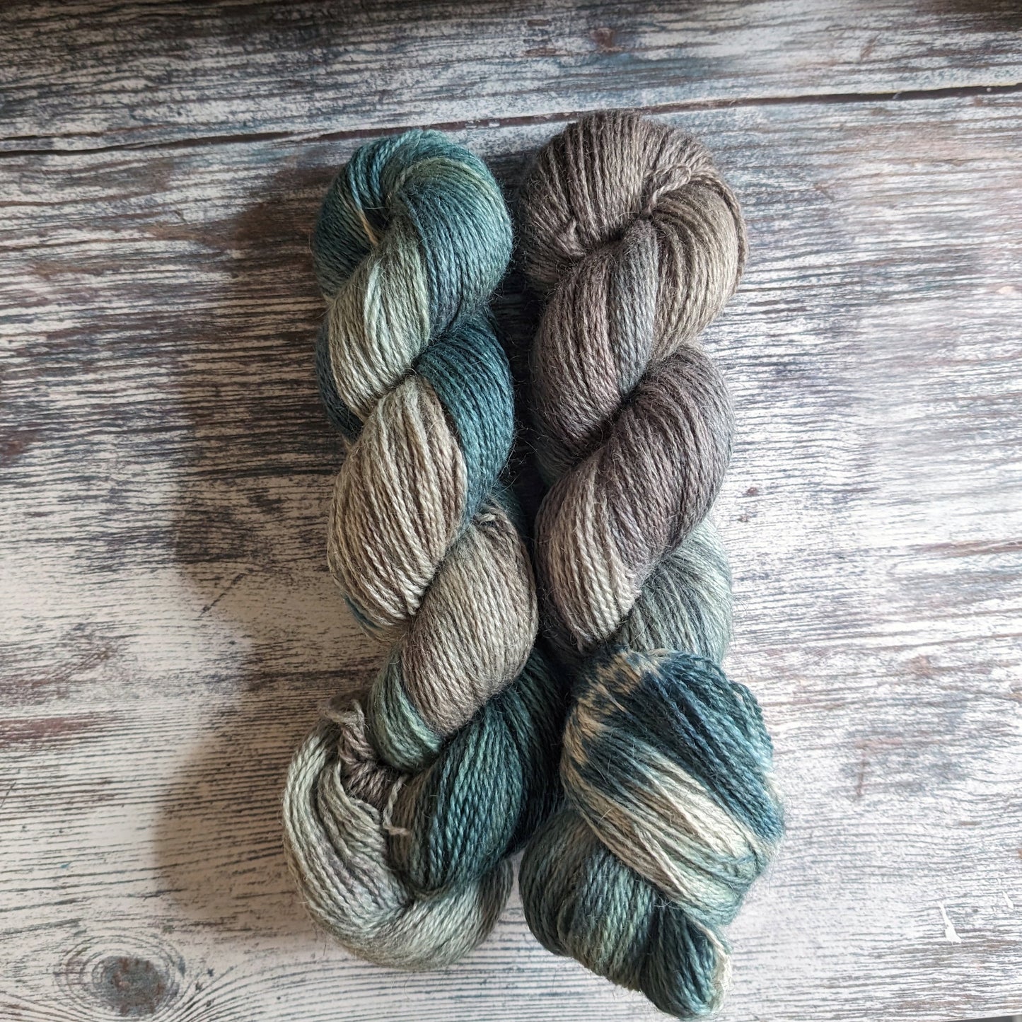 An Caitin Dubh 4-ply yarn - mystery yarn