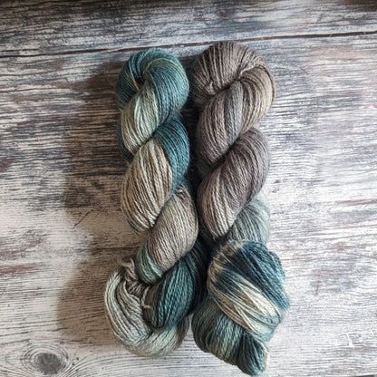 An Caitin Dubh 4-ply yarn - mystery yarn