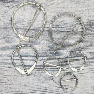 plain penannular pins