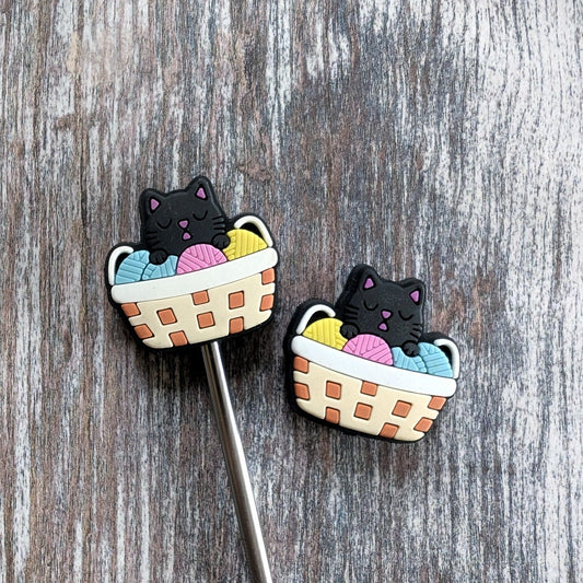 Cat yarn basket needle topper