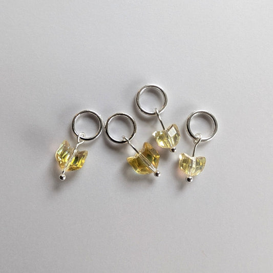 Tiny crystal cat stitchmarkers