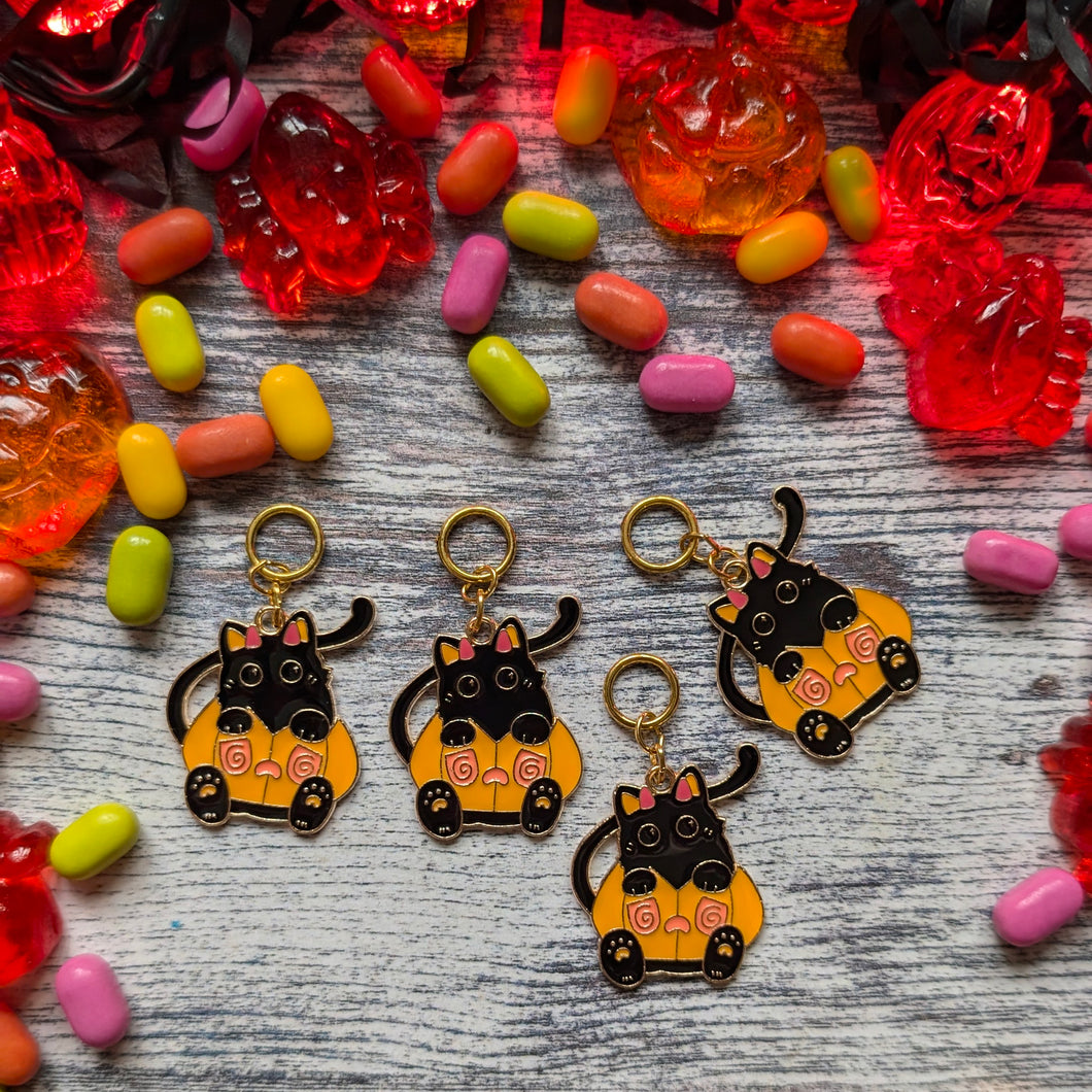 Cat AS a pumpkin stitchmarkers