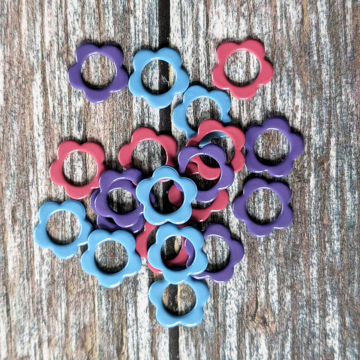 Simple flower stitchmarkers