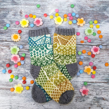 Load image into Gallery viewer, Sweet Summer Catsocks - pattern download
