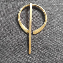 Load image into Gallery viewer, Gold penannular pin
