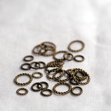 Load image into Gallery viewer, Simple stitchmarkers - ropes
