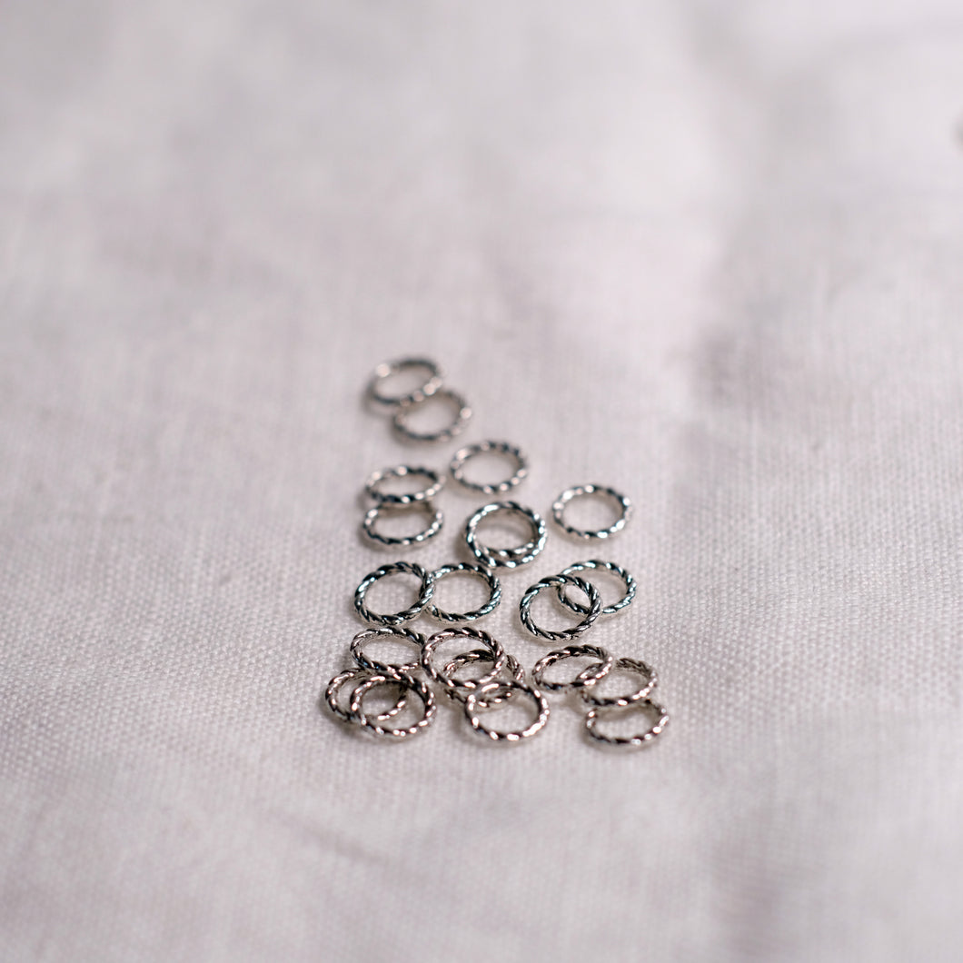 Simple stitchmarkers - pretty rings