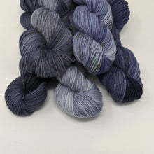 Load image into Gallery viewer, An Caitin Dubh - Grey Gradient yarn packs
