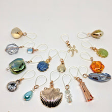 Load image into Gallery viewer, On the beach - charm bracelet &amp; stitchmarker set
