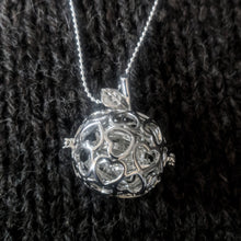 Load image into Gallery viewer, Apple stitchmarker pendant
