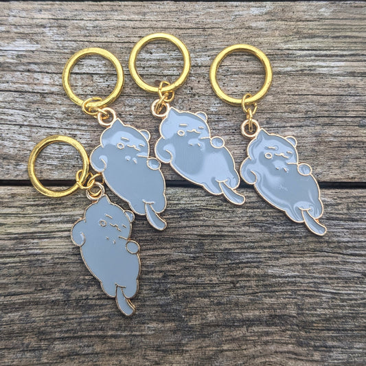 Lazy grey cat stitchmarkers