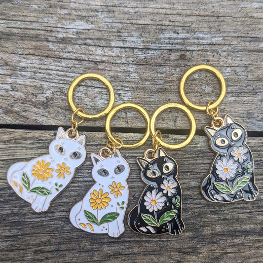 Daisycat stitchmarkers