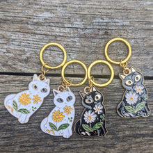 Load image into Gallery viewer, Daisycat stitchmarkers
