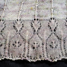 Load image into Gallery viewer, Twig and Bud shawl - pattern download
