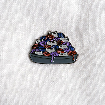 Kittens in the yarn - enamel pin