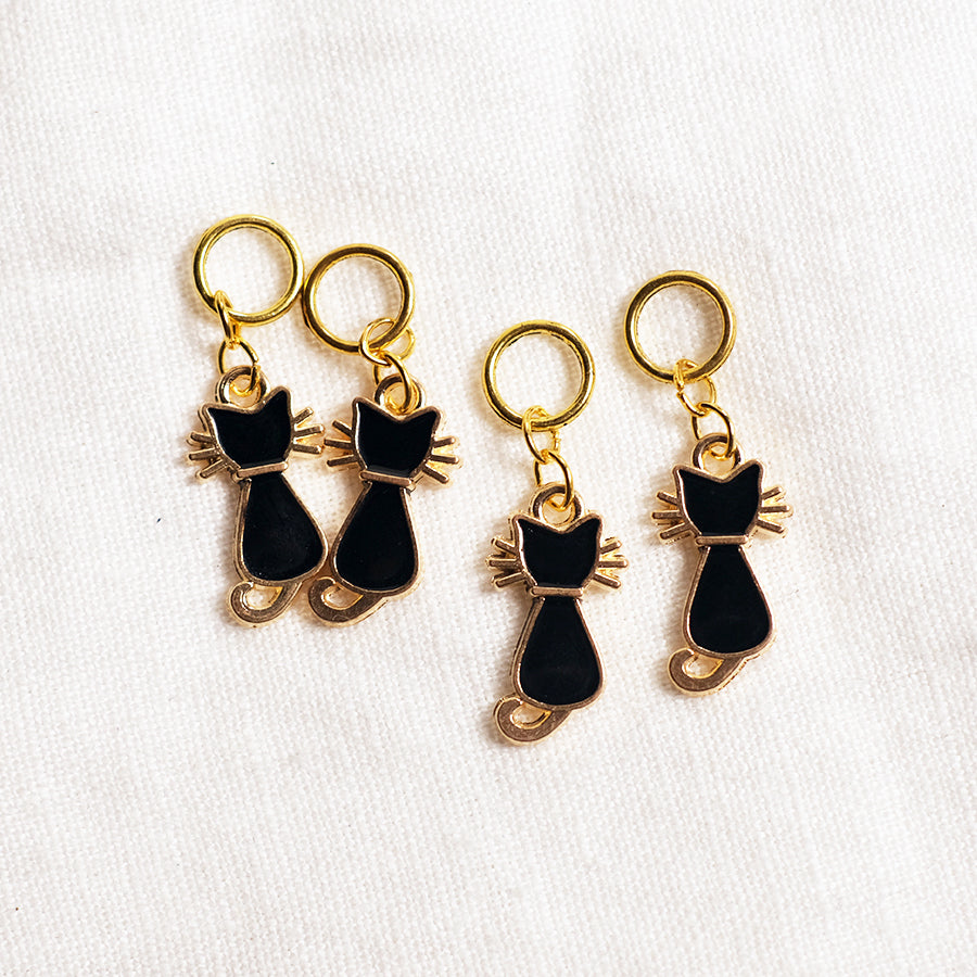 Sulking cat stitchmarkers
